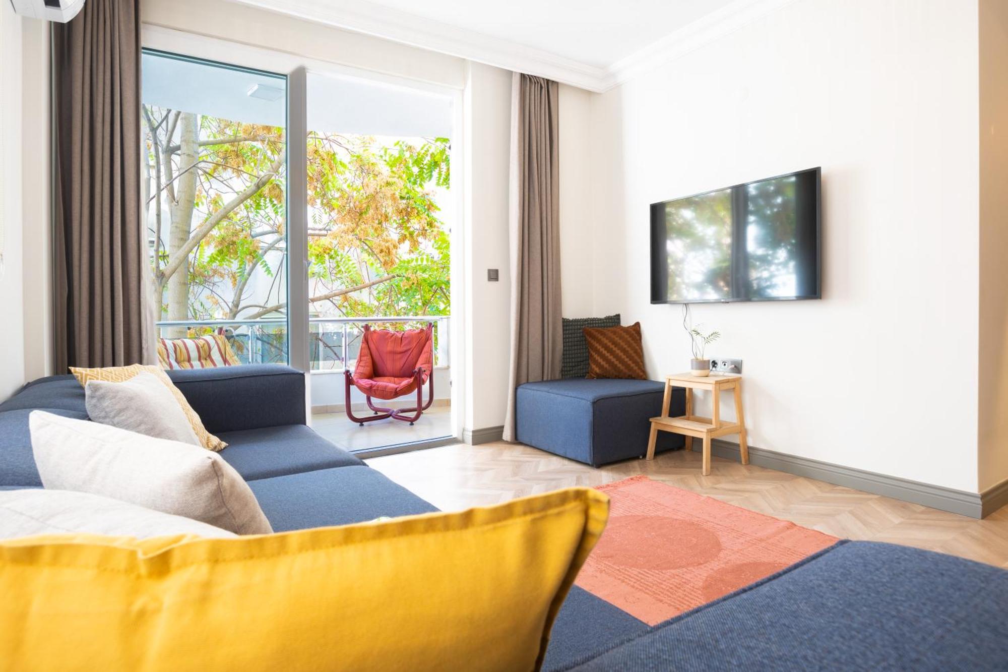 No:6 Luxury Comfort Art House Apartment